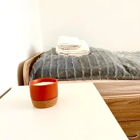 Big 3 Separate Convenient Haven ! Apartment Pressburg