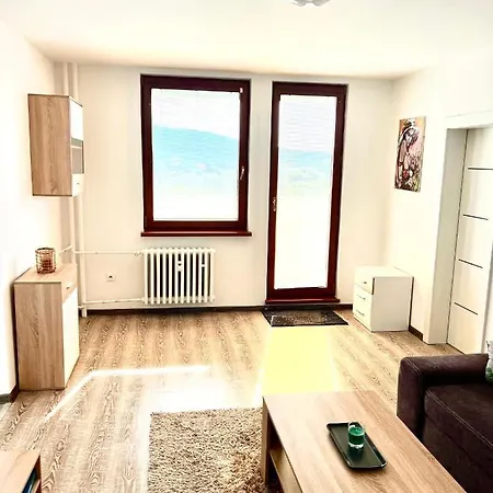 Big 3 Separate Convenient Haven ! Pressburg