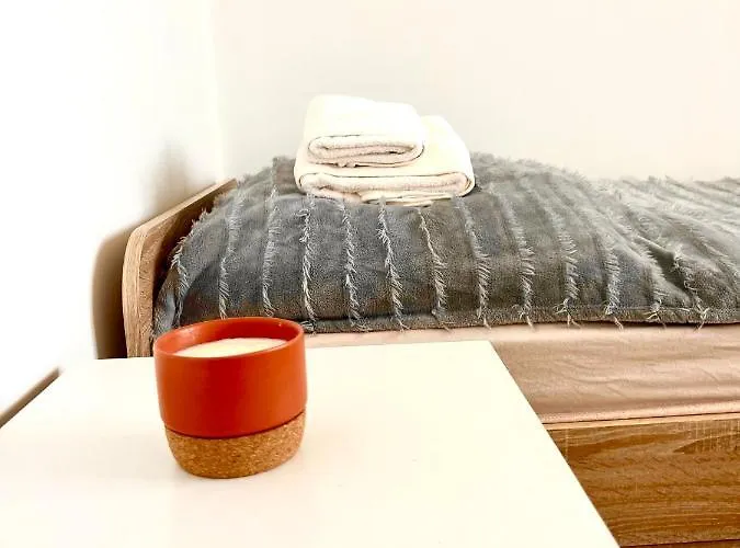 Big 3 Separate Convenient Haven ! Apartment Pressburg